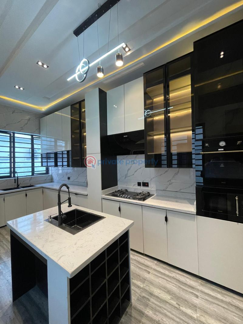 5 bedroom Detached Duplex For Sale Chevron Drive Lekki Lagos - 3