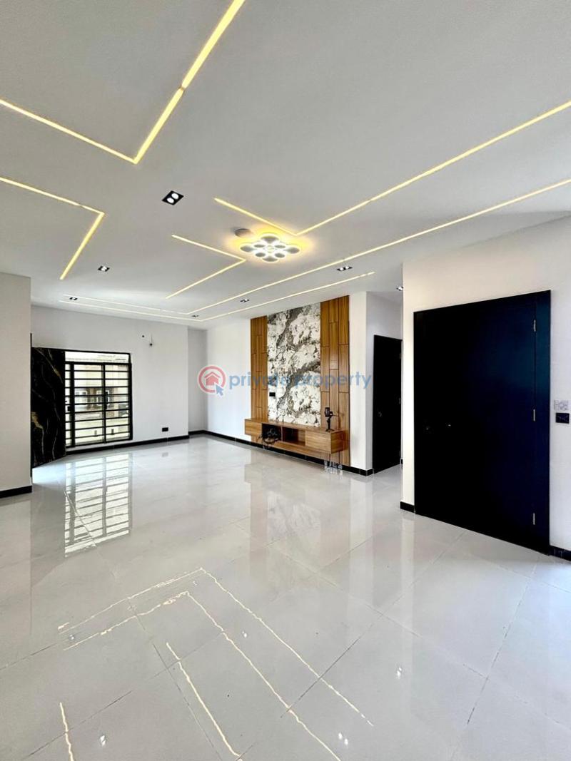 5 bedroom Detached Duplex For Sale Ologolo, Lekki Lagos - 2