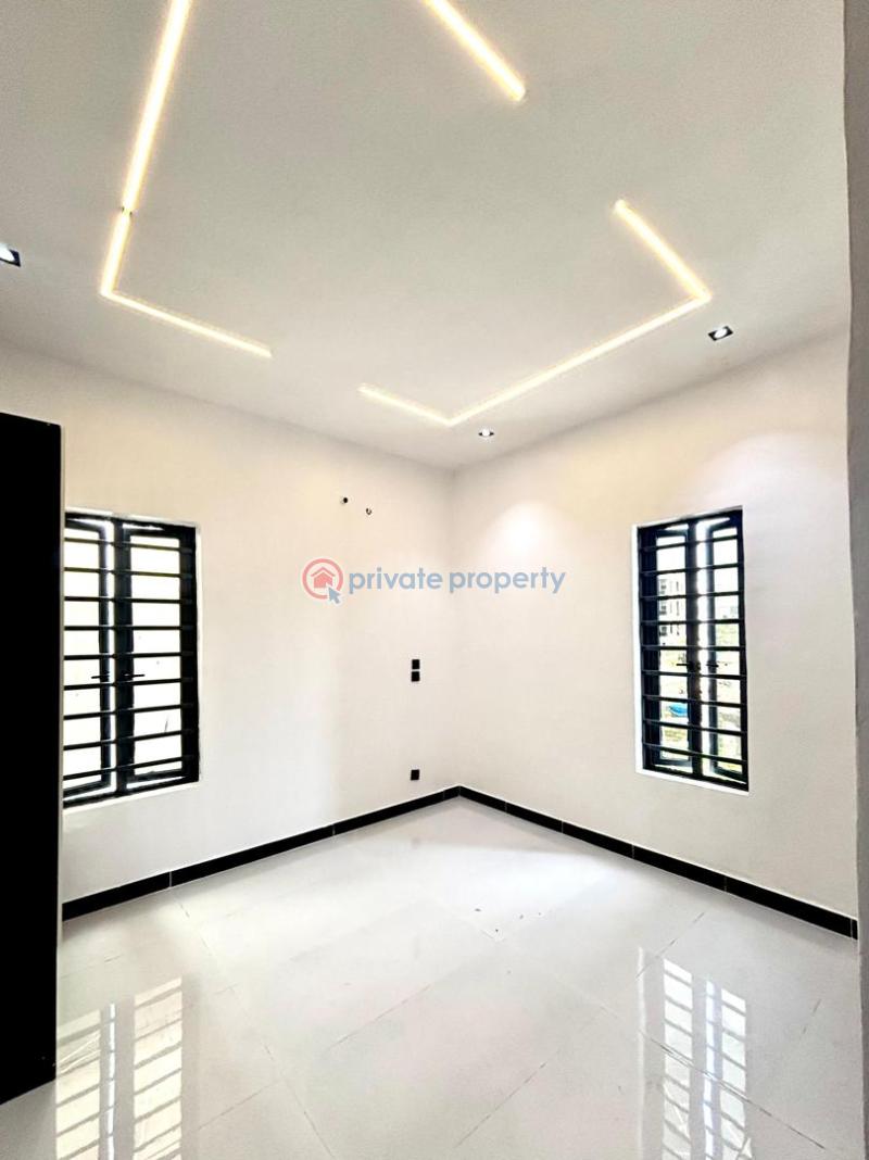 5 bedroom Detached Duplex For Sale Ologolo, Lekki Lagos - 3