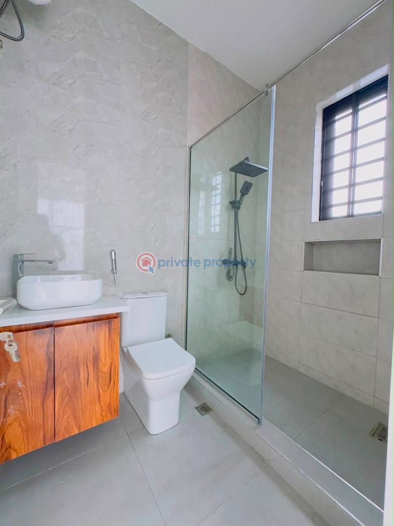 5 bedroom Detached Duplex For Sale Contemporary 5 Bedroom Fully Detached Duplex With Study, Pool, Bq, Magodo Gra Phase 1 Magodo Kosofe/Ikosi Lagos - 10