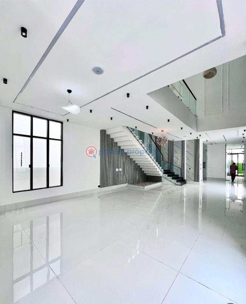 Contemporary 5 bedroom fully detached duplex with bq for sale in chevron - 4 5 bedroom Detached Duplex For Sale Chevron Drive Lekki Lagos - 4