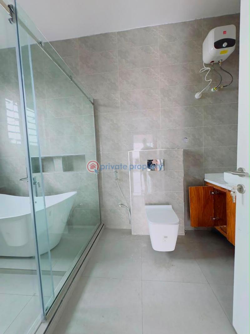 5 bedroom Detached Duplex For Sale Magodo Phase 1 Magodo Isheri Ikeja Lagos - 2