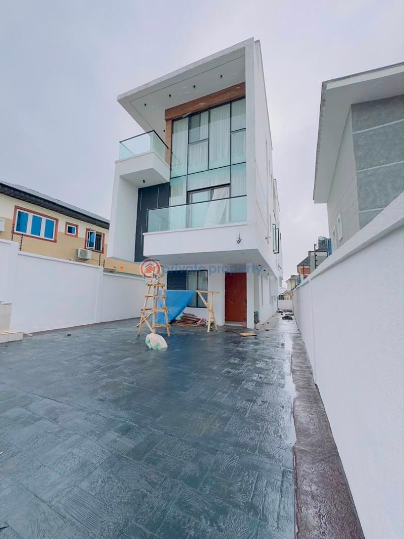 5 bedroom Detached Duplex For Sale Contemporary 5 Bedroom Fully Detached Duplex With Study, Pool, Bq, Magodo Gra Phase 1 Magodo Kosofe/Ikosi Lagos - 1
