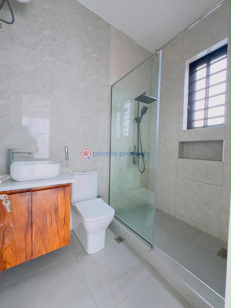 5 bedroom Detached Duplex For Sale Magodo Phase 1 Magodo Isheri Ikeja Lagos - 1