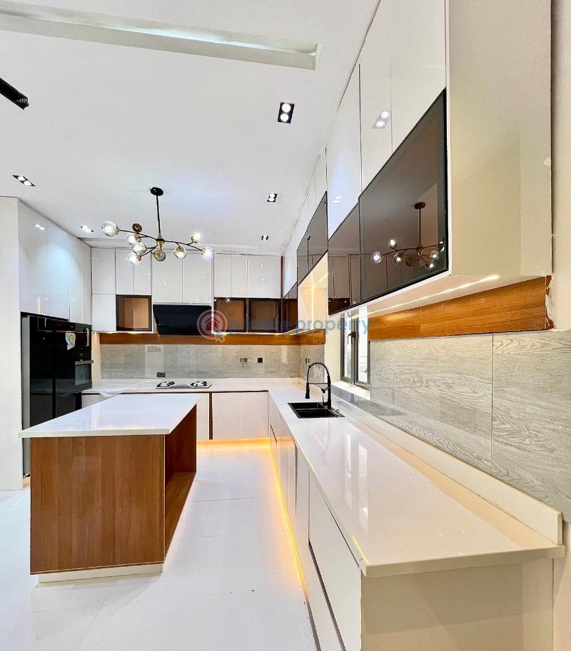 5 bedroom Detached Duplex For Sale Ikota Lekki Lagos - 3