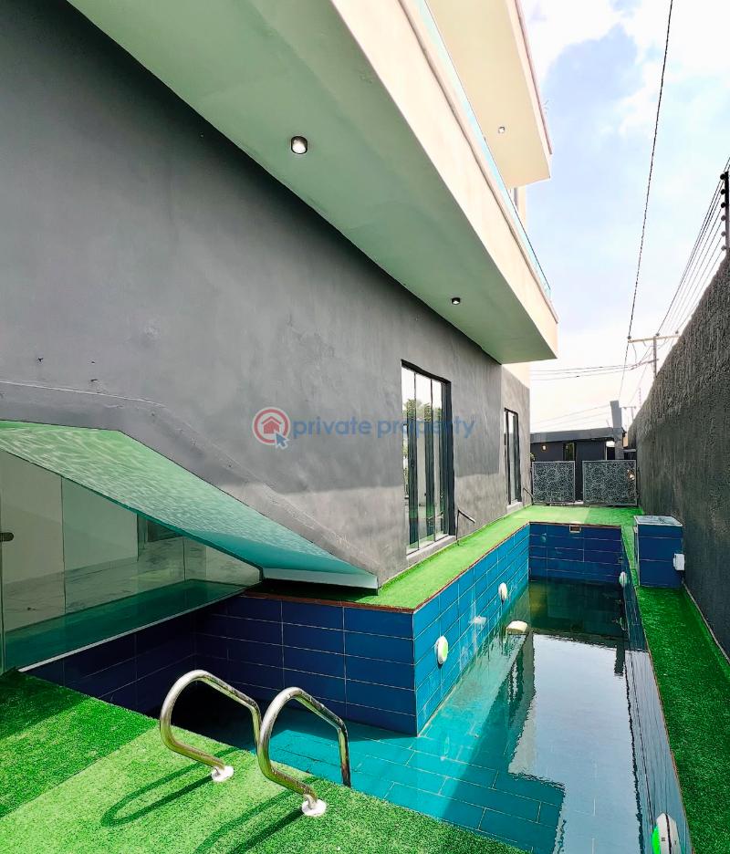 5 bedroom Detached Duplex For Sale Secure Estate At Osapa Lekki Osapa Lekki Lagos - 1