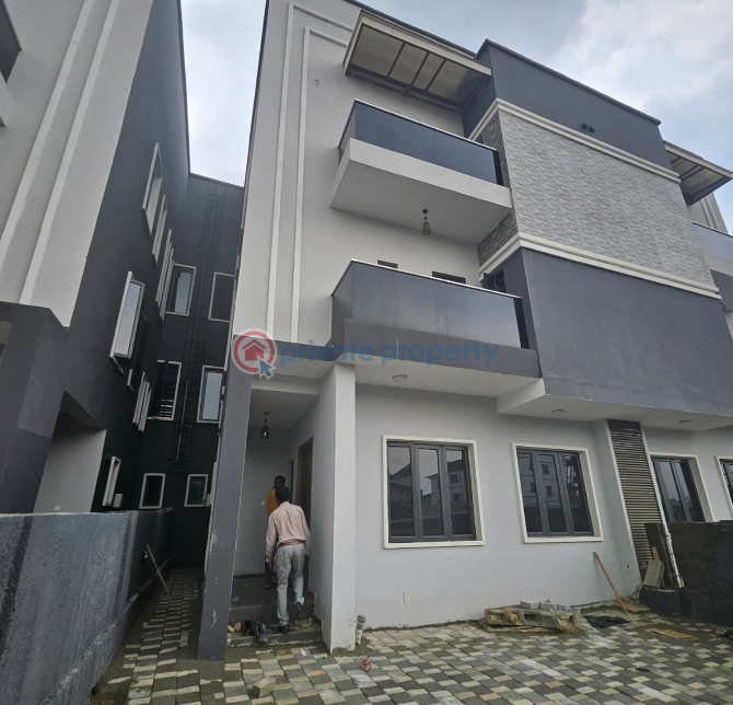 5 bedroom Semi detached Duplex For Sale By Magodo Phase 2 Magodo GRA Phase 2 Kosofe/Ikosi Lagos - 1