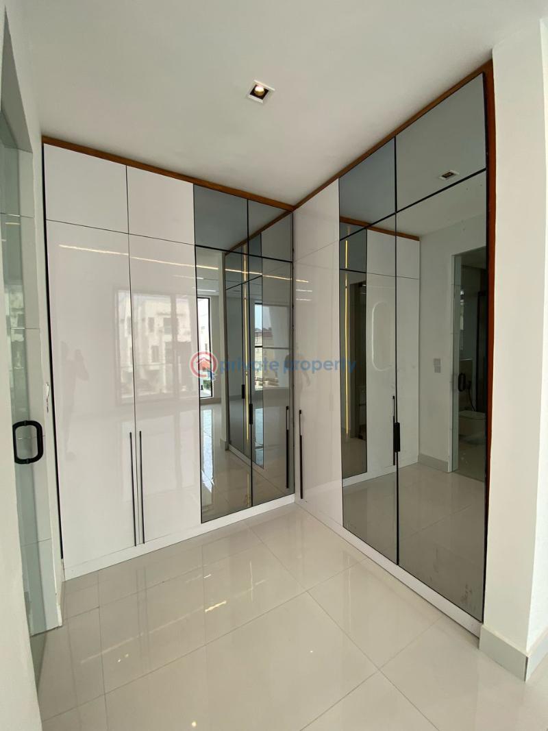 5 bedroom Terrace For Sale Osapa,lekki Lagos Osapa Lekki Lagos - 16