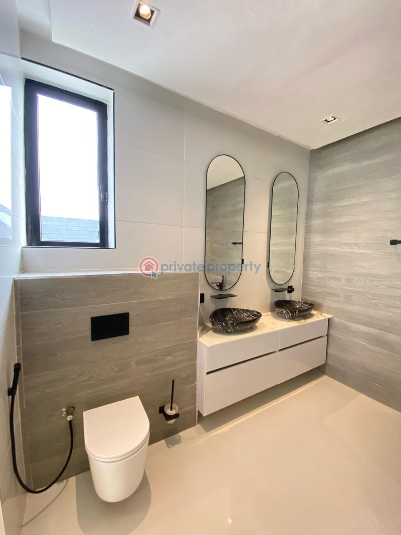 5 bedroom Terrace For Sale Osapa,lekki Lagos Osapa Lekki Lagos - 11