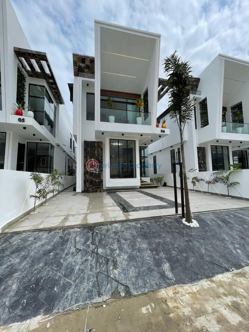 5 bedroom Detached Duplex For Sale Chevron Drive Lekki Lagos - 1
