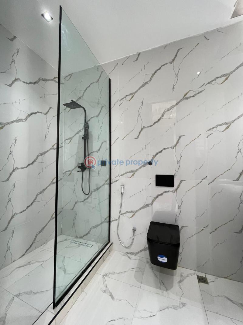 5 bedroom Detached Duplex For Sale Chevron Drive Lekki Lagos - 3