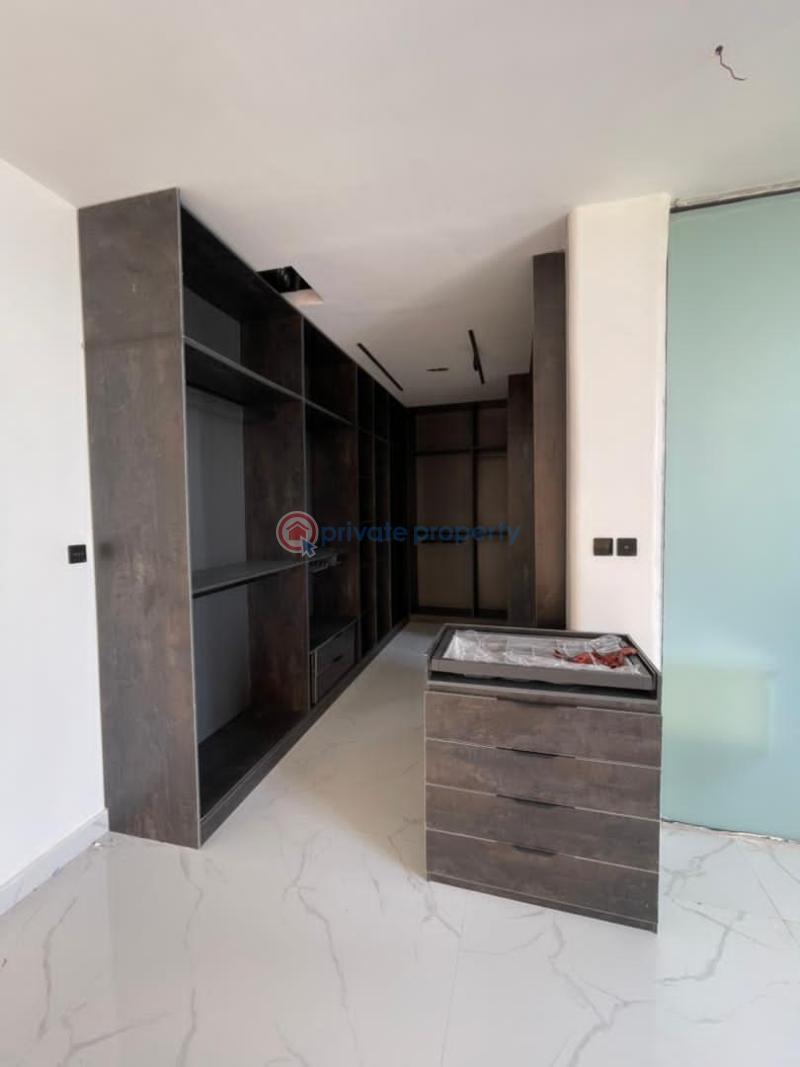 6 bedroom Detached Duplex For Sale Osapa Lekki Lagos - 1