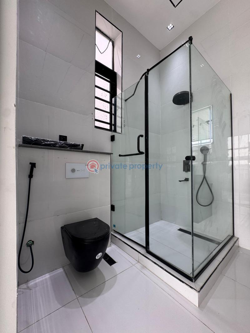 5 bedroom Detached Duplex For Sale Chevron Drive Lekki Lagos - 5