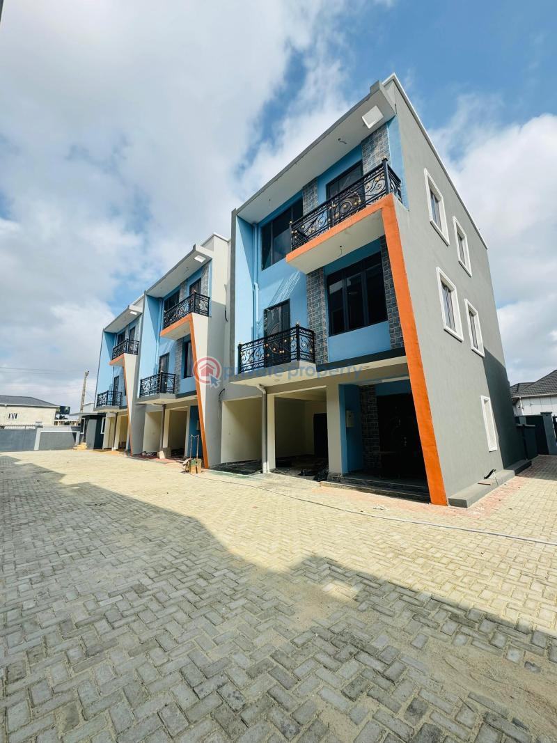 4 bedroom Terraced Duplex For Sale Yaba Lagos - 0
