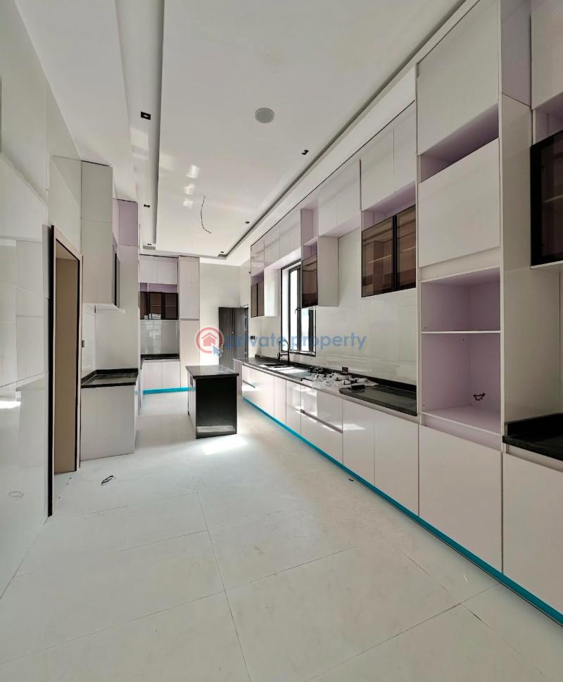 5 bedroom Detached Duplex For Sale Ikota Lekki Lagos - 3