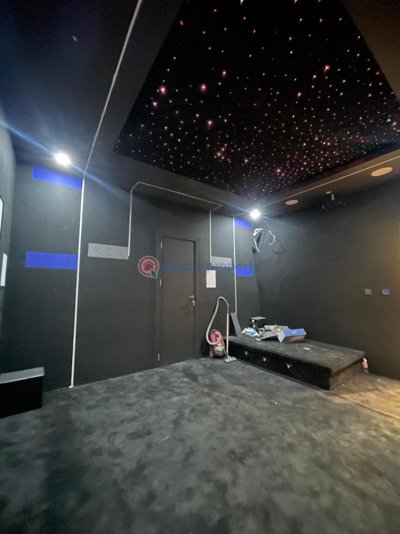 5 bedroom Detached Duplex For Sale Executive Fully Automated 5 Bedroom Detached Duplex With Pool, Bq, Elevator, Study Room And Rooftop Terrace Omole Phase 1 Ojodu Lagos - 12