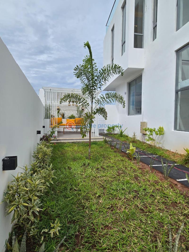 5 bedroom Detached Duplex For Sale Osapa London Lekki Lagos - 1