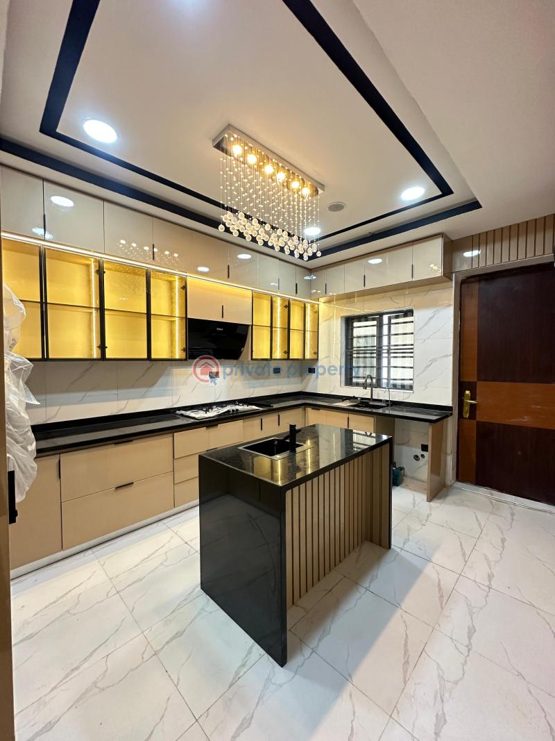Contemporary spacious 5 bedroom fully detached duplex with bq with roof terrace - 5 5 bedroom Detached Duplex For Sale Chevron Drive Lekki Lagos - 5