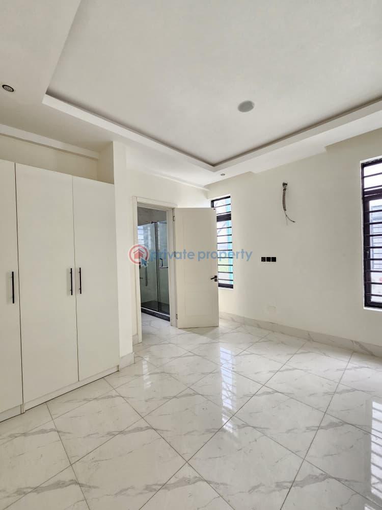 Contemporary spacious 5 bedroom fully detached duplex with bq - 10 5 bedroom Detached Duplex For Sale Lekki Phase 1 Lagos - 10