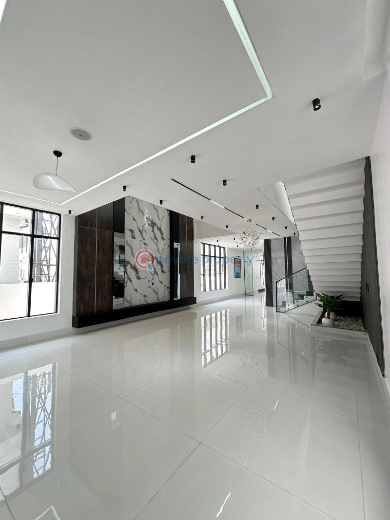 Contemporary spacious luxury 5 bedroom fully detached duplex with bq swimming pool and gym room - 6 5 bedroom Detached Duplex For Sale Lekki Lagos - 6