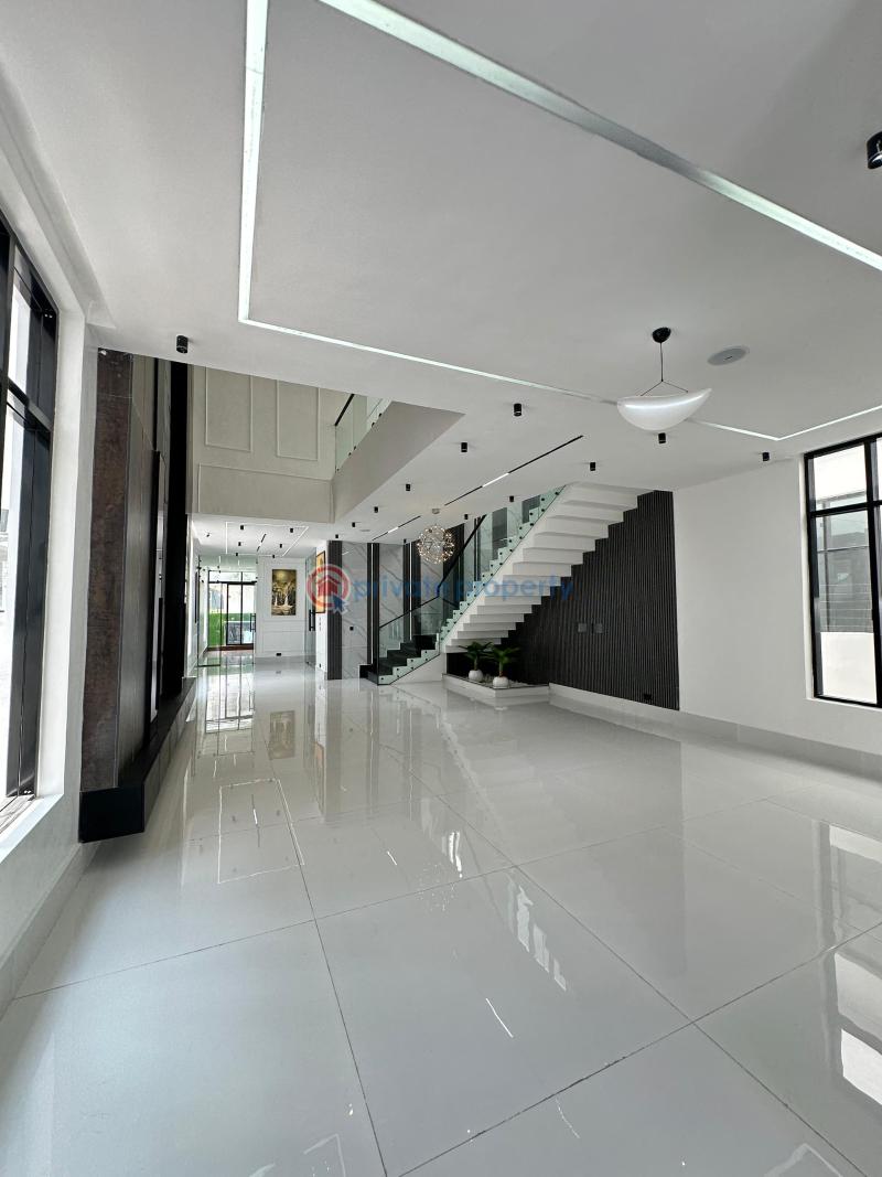 Contemporary spacious luxury 5 bedroom fully detached duplex with bq swimming pool and gym room - 2 5 bedroom Detached Duplex For Sale Lekki Lagos - 2