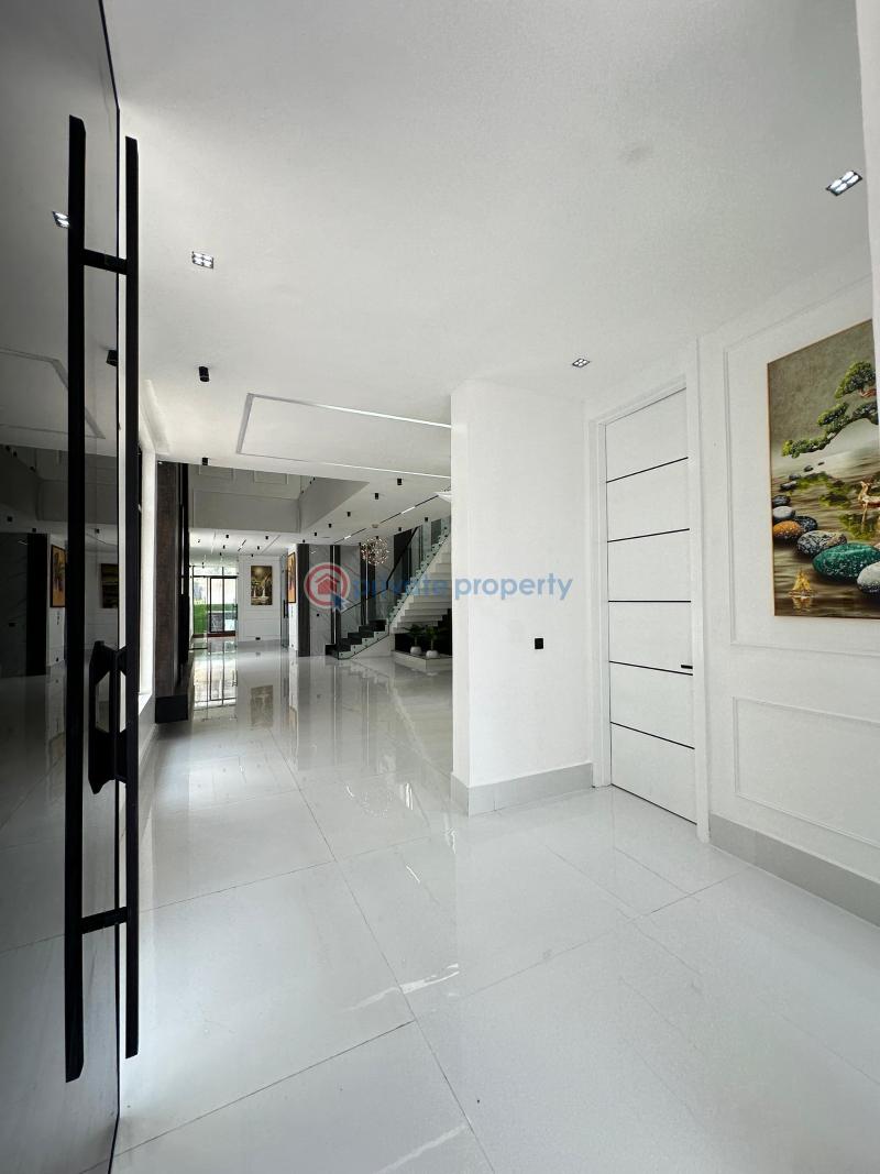 Contemporary spacious luxury 5 bedroom fully detached duplex with bq swimming pool and gym room - 3 5 bedroom Detached Duplex For Sale Lekki Lagos - 3