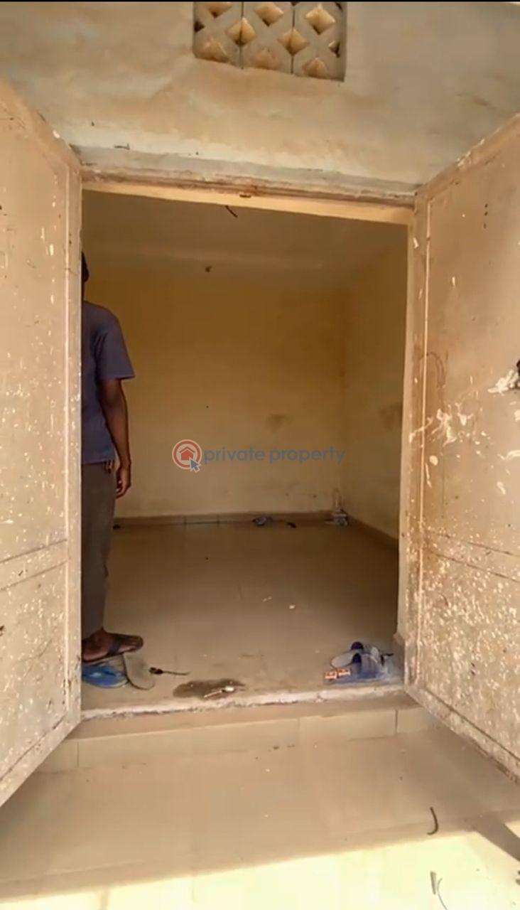 Shop For Sale Rugan Madaki Market / City College / Abacha Road Mararaba Karu Nassarawa - 1