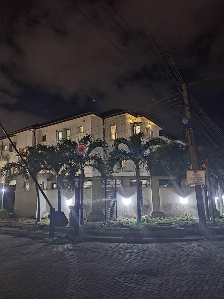 3 bedroom Block Of Flats For Rent Off Admiralty Lekki Phase 1 Lagos - 2