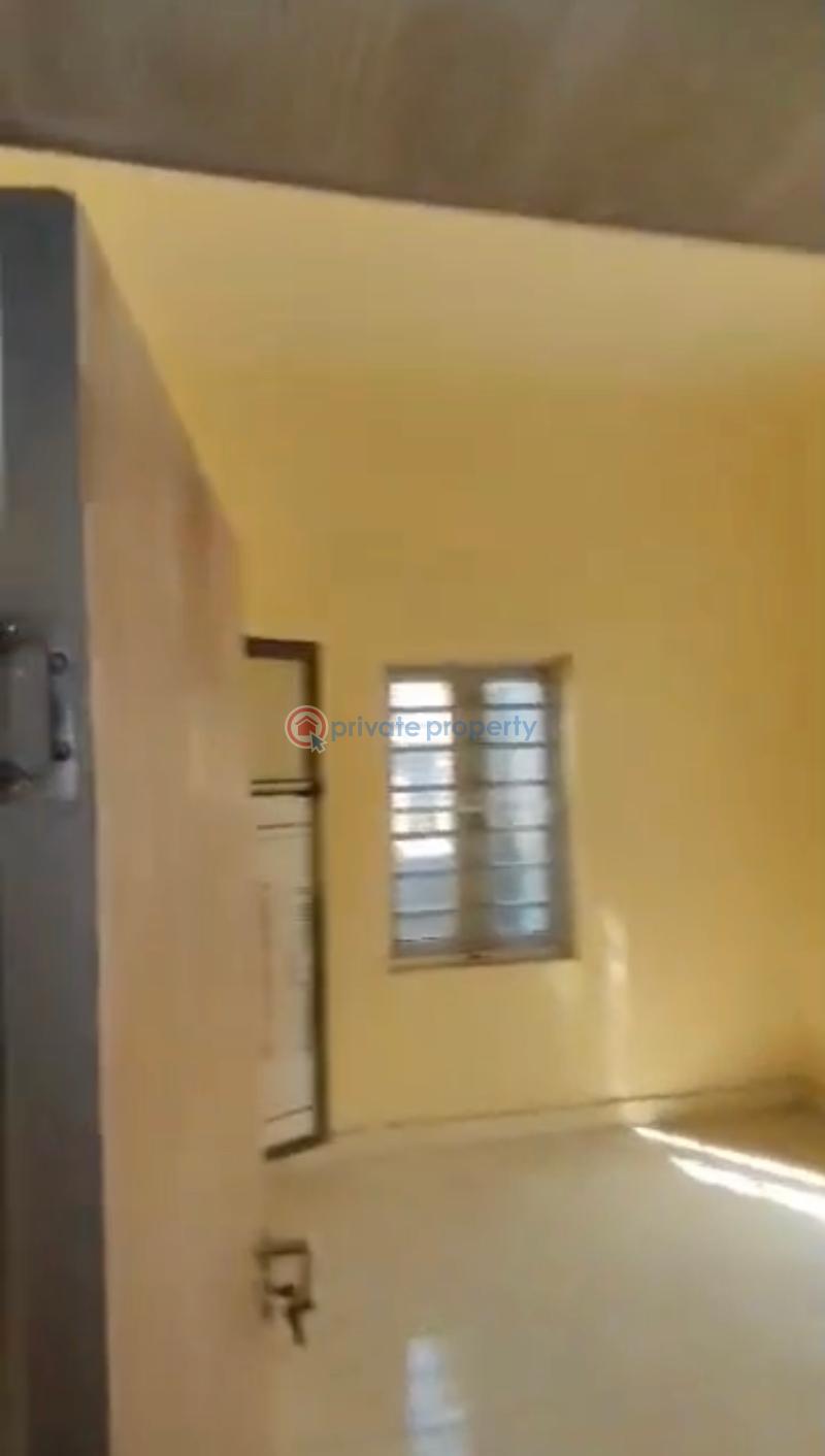 2 bedroom Flat & Apartment For Rent Adekunle Yaba Lagos - 2
