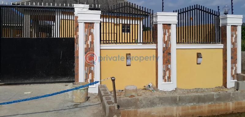 4 bedroom Detached Bungalow For Sale Ayobo Ipaja Road Lagos Ayobo Ipaja Lagos - 1