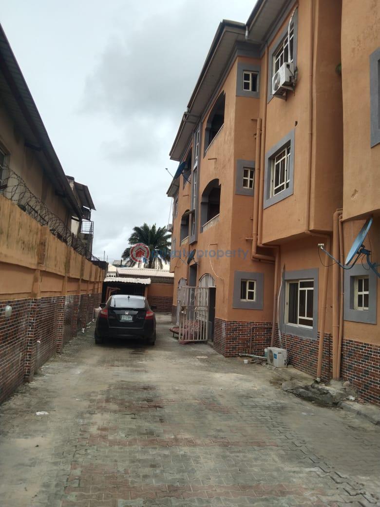 3 bedroom Flat & Apartment For Rent Abraham Adesanya Ajah Lagos - 0