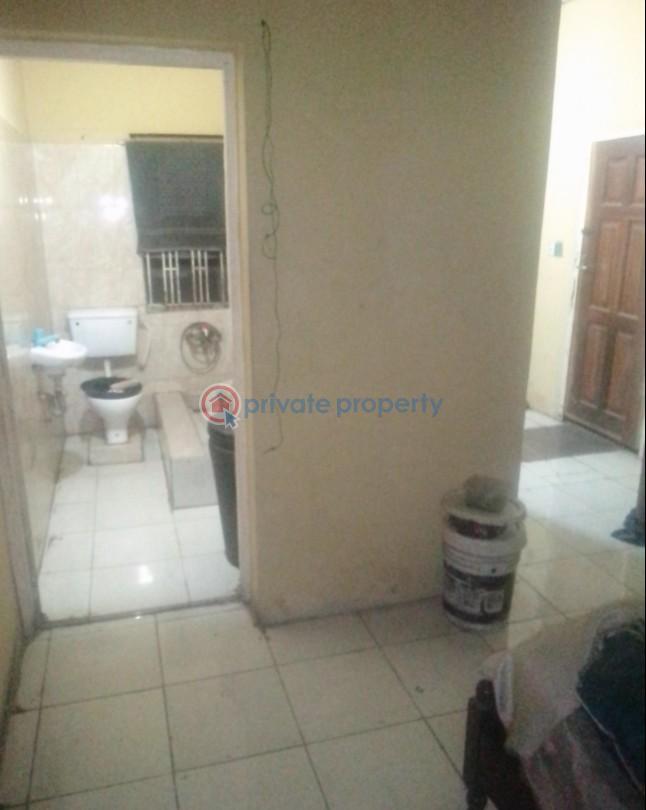 1 bedroom Shared Apartment For Rent 14 Tanimowo Street Off Ishaga Close Mushin Lagos Nigeria. Ilasamaja Mushin Lagos - 9