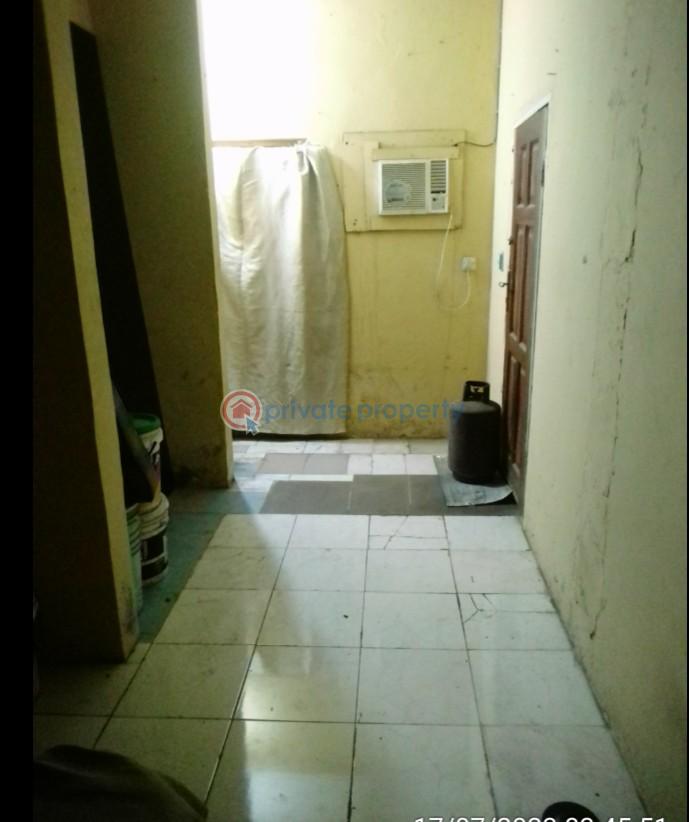 1 bedroom Shared Apartment For Rent 14 Tanimowo Street Off Ishaga Close Mushin Lagos Nigeria. Ilasamaja Mushin Lagos - 7