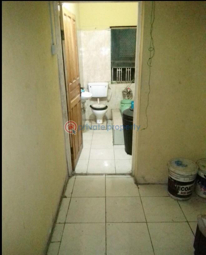 1 bedroom Shared Apartment For Rent 14 Tanimowo Street Off Ishaga Close Mushin Lagos Nigeria. Ilasamaja Mushin Lagos - 5