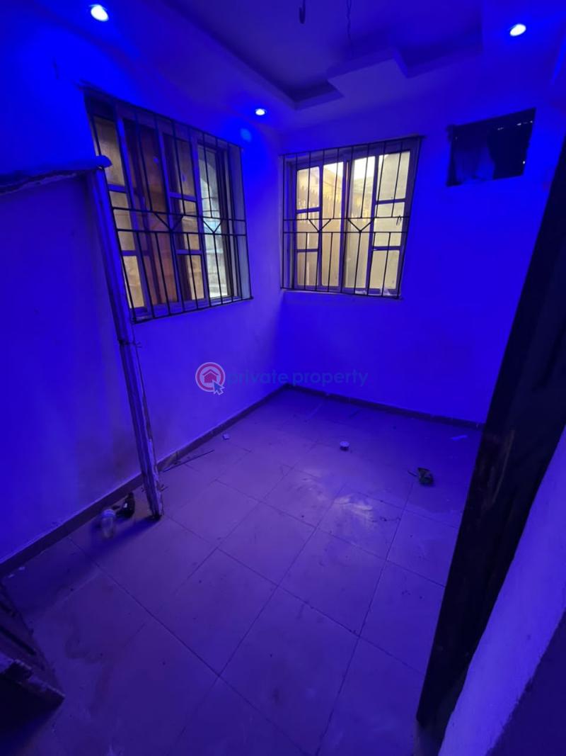 1 bedroom Mini Flat For Rent Abule Oja Yaba Lagos - 3