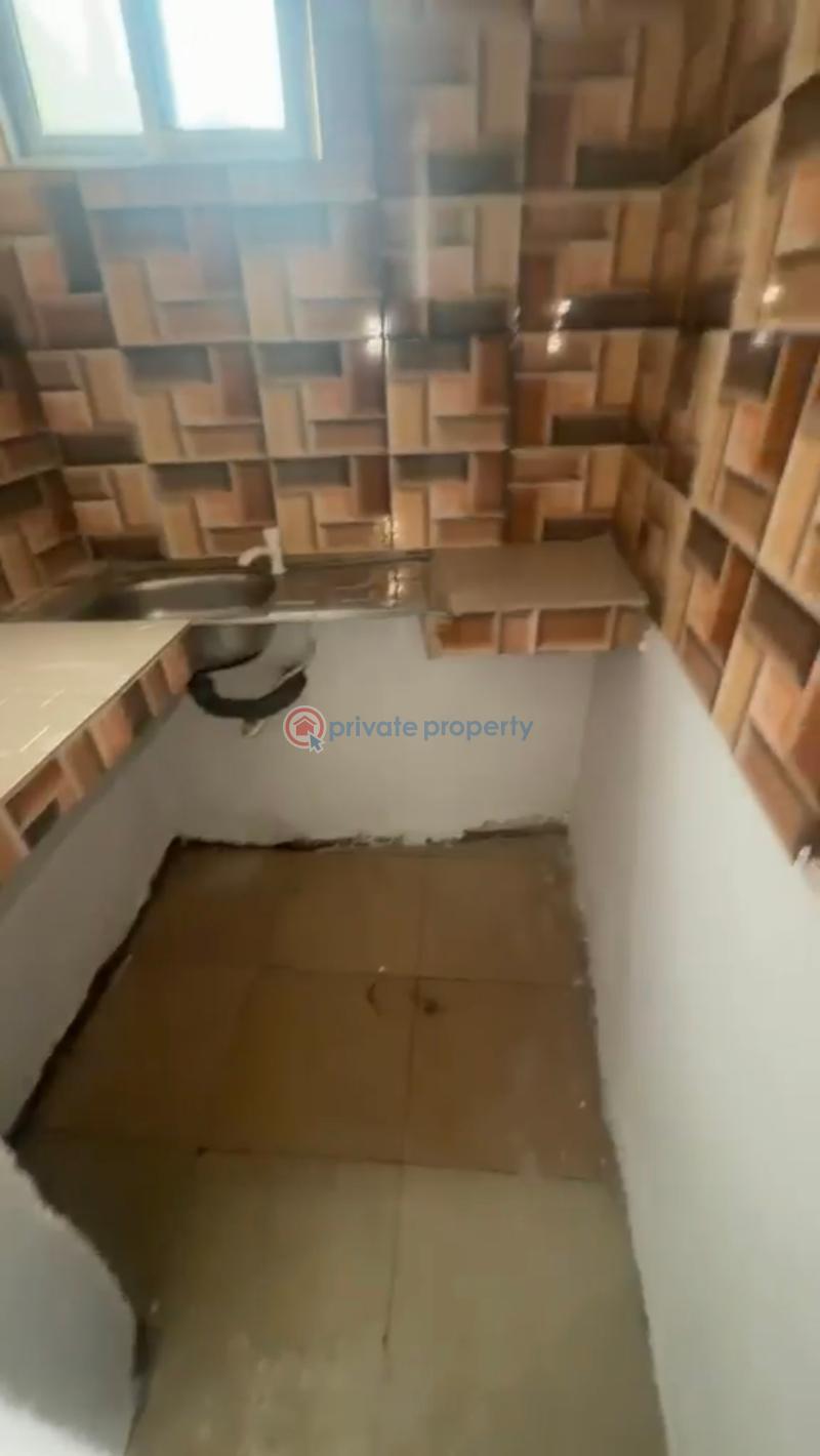 Self Contain For Rent Palmgrove  Ilupeju Lagos - 2