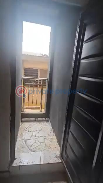 Decent roomself con, upstairs with pop, kitchen cabs - 4 1 bedroom Self Contain For Rent Palmgroove Shomolu Lagos - 4