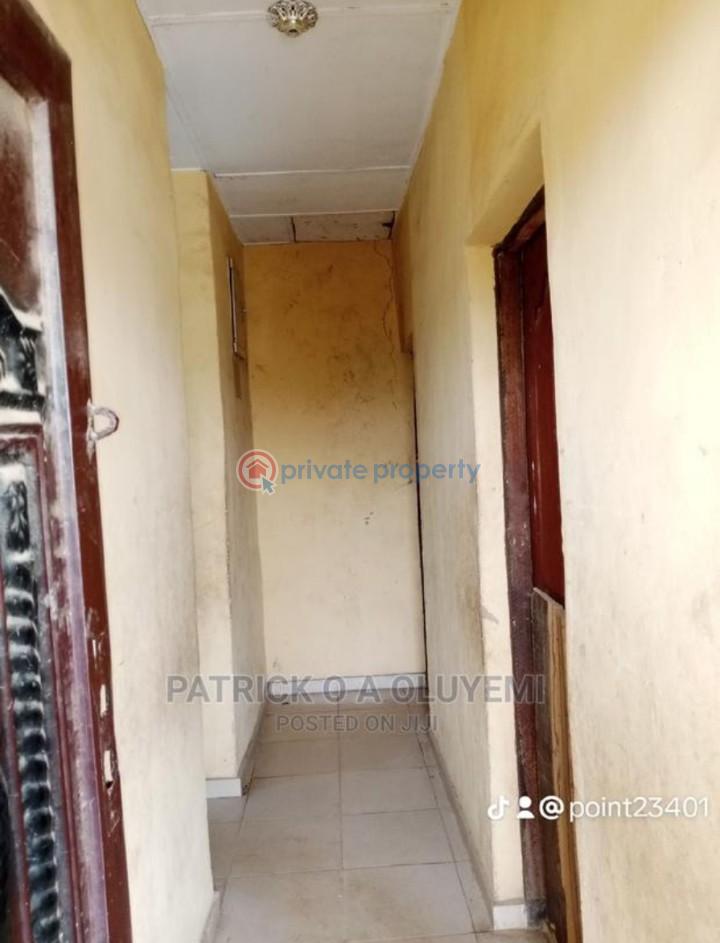 6 bedroom Townhouse For Sale 4, Ogundele Phase1 Agbaje Igboolomu Isawo Ikorodu Lagos - 8