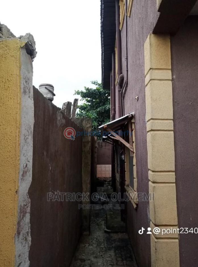 6 bedroom Townhouse For Sale 4, Ogundele Phase1 Agbaje Igboolomu Isawo Ikorodu Lagos - 5