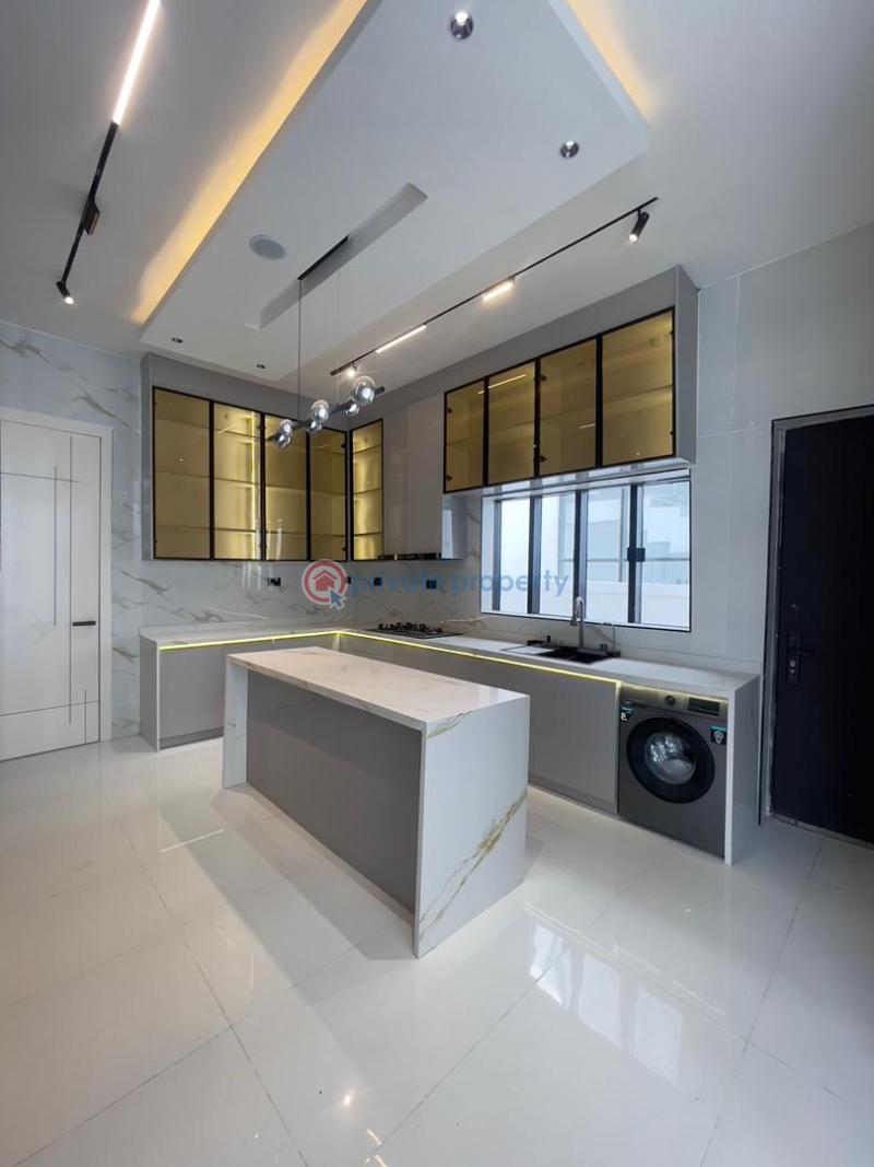 5 bedroom Detached Duplex For Sale Chevron Drive Lekki Lagos - 5
