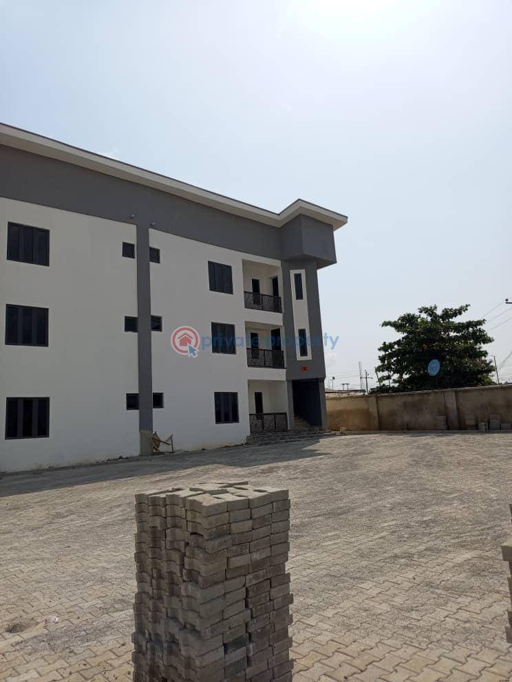 3 bedroom Flat & Apartment For Sale Karmo Abuja Phase 3  - 8