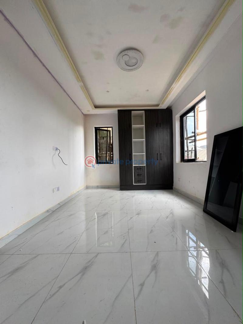 4 bedroom Maisonette For Sale Yaba Lagos - 3