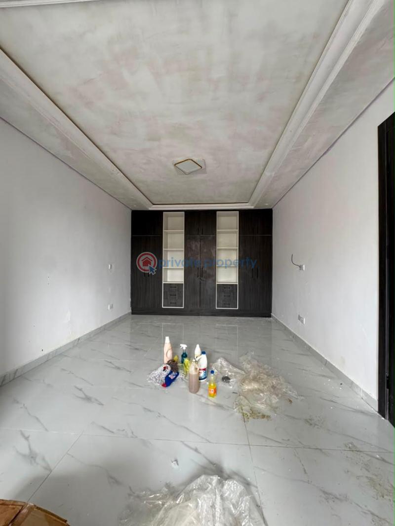 4 bedroom Maisonette For Sale Yaba Lagos - 6