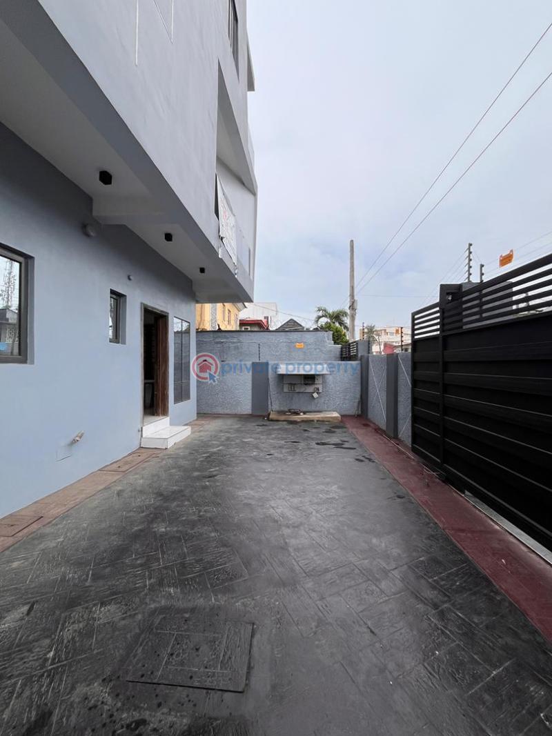 4 bedroom Semi detached Duplex For Sale Ikeja  Lagos - 3