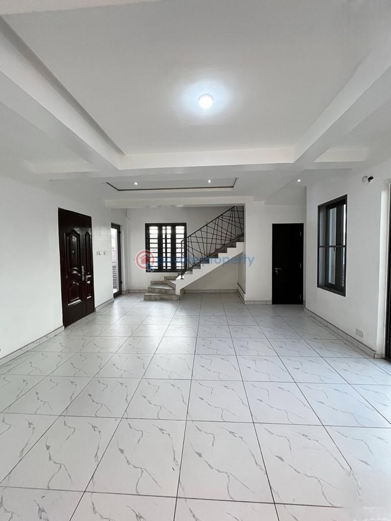 4 bedroom Detached Duplex For Sale Obanikoro Shomolu Lagos - 2