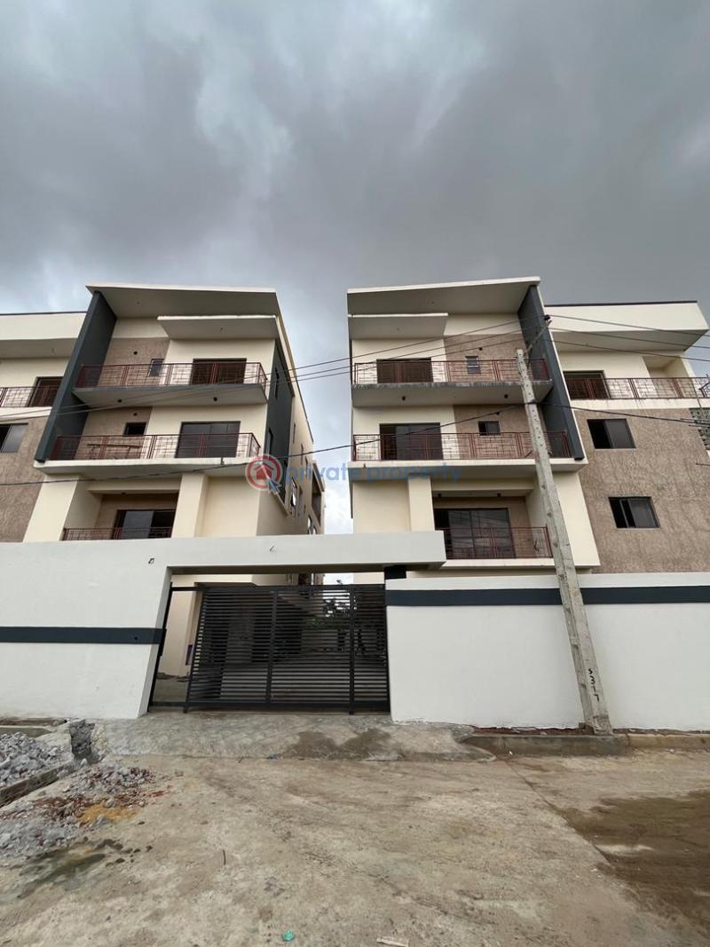 4 bedroom Penthouse For Sale Obanikoro Shomolu Lagos - 0