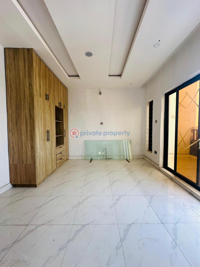 5 bedroom Semi detached Duplex For Sale Magodo GRA Phase 2 Kosofe/Ikosi Lagos - 0