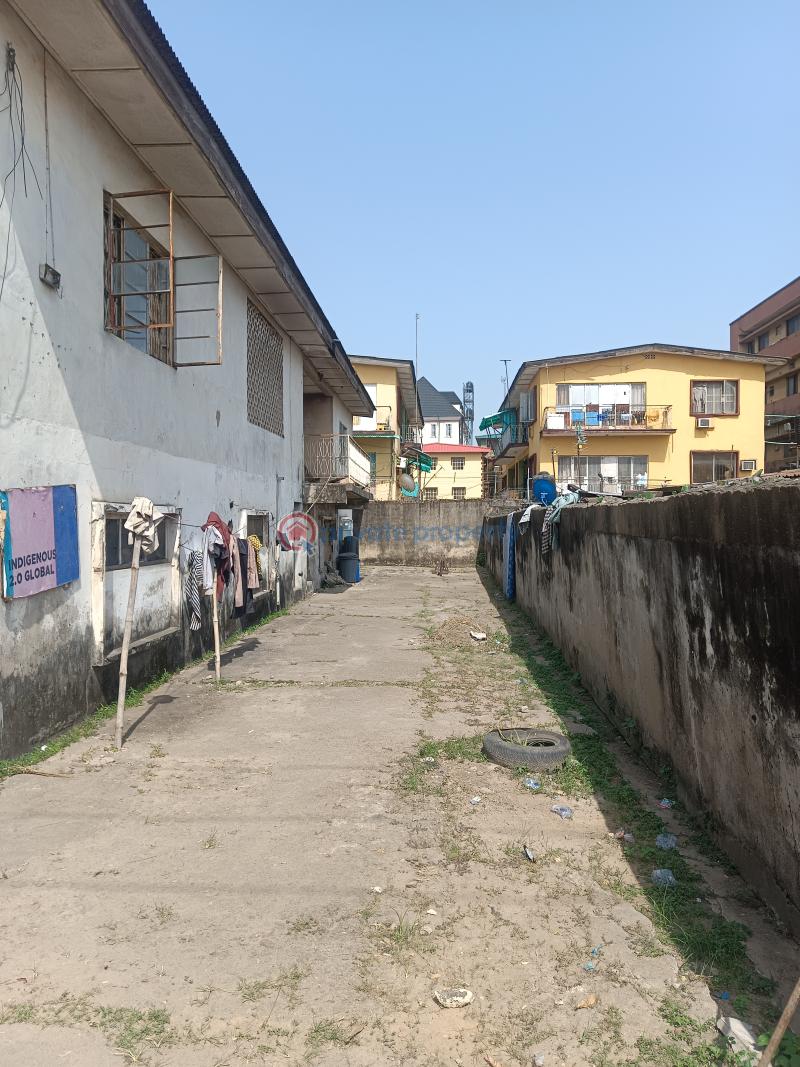10 bedroom Block Of Flats For Sale Off Alhaji Masha Road Kilo-masha Surulere Lagos - 6
