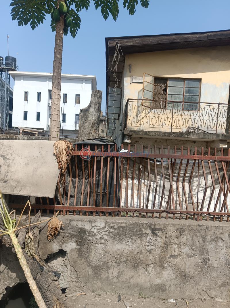 10 bedroom Block Of Flats For Sale Off Alhaji Masha Road Kilo-masha Surulere Lagos - 1