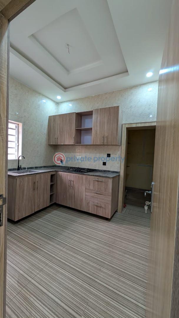House For Sale Bashorun Housing Estate, Near Kolapo Ishola Gra, Akobo, Ibadan Akobo Ibadan Oyo - 2